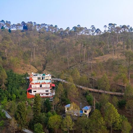Отель The Ranikhet Continental Экстерьер фото