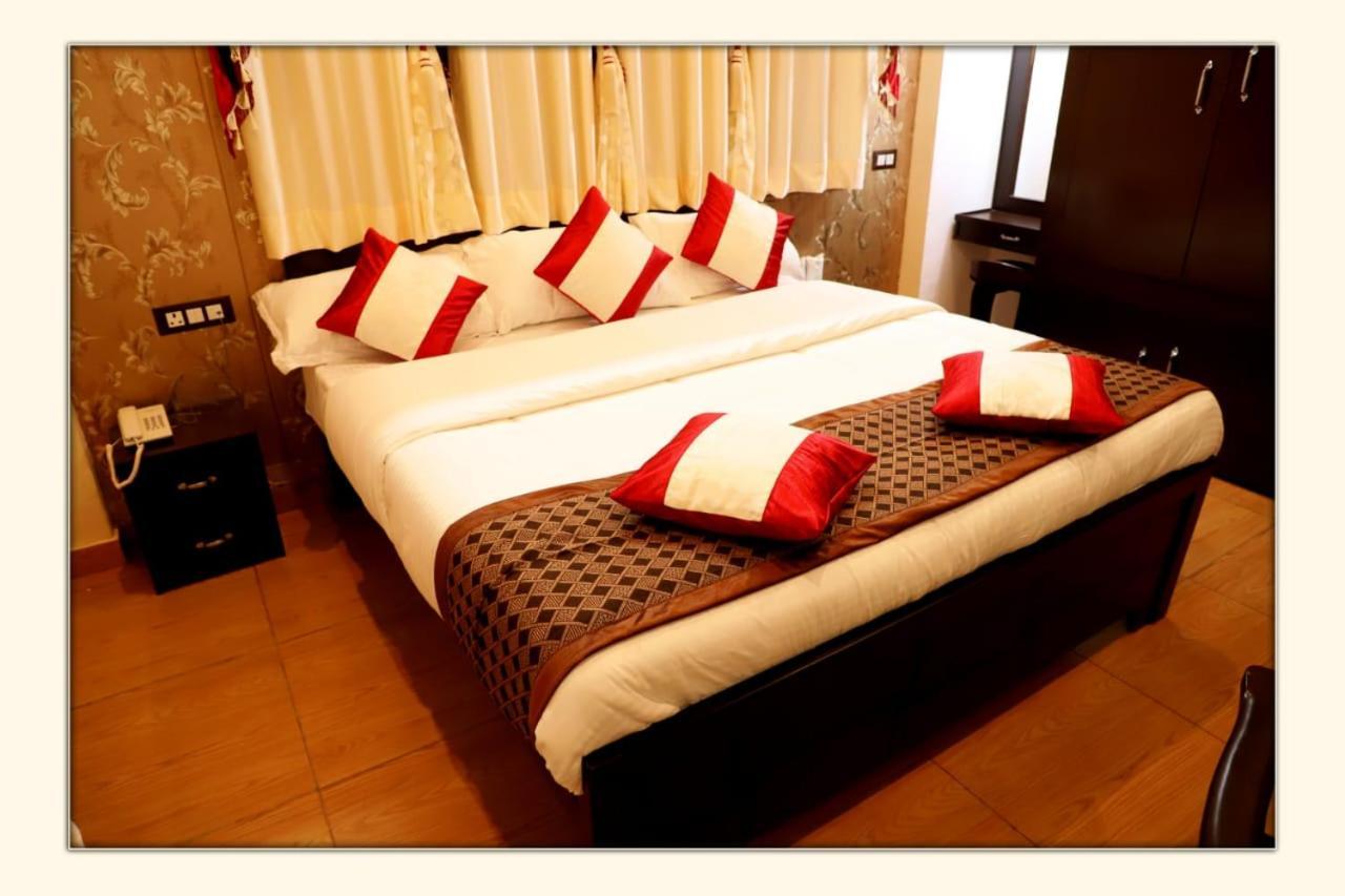 Отель The Ranikhet Continental Экстерьер фото