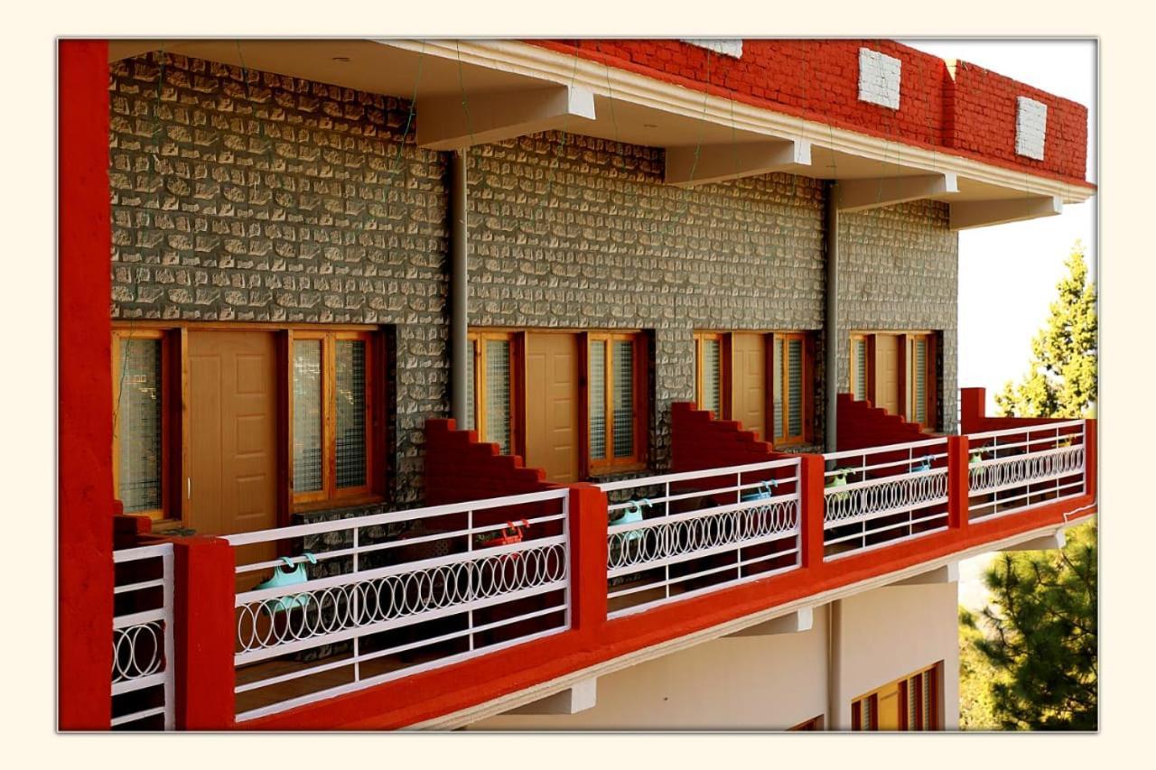 Отель The Ranikhet Continental Экстерьер фото