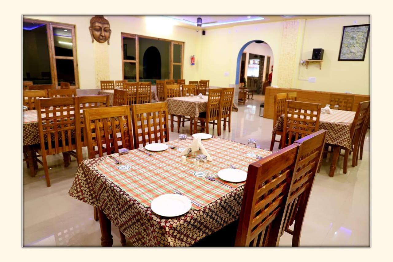 Отель The Ranikhet Continental Экстерьер фото