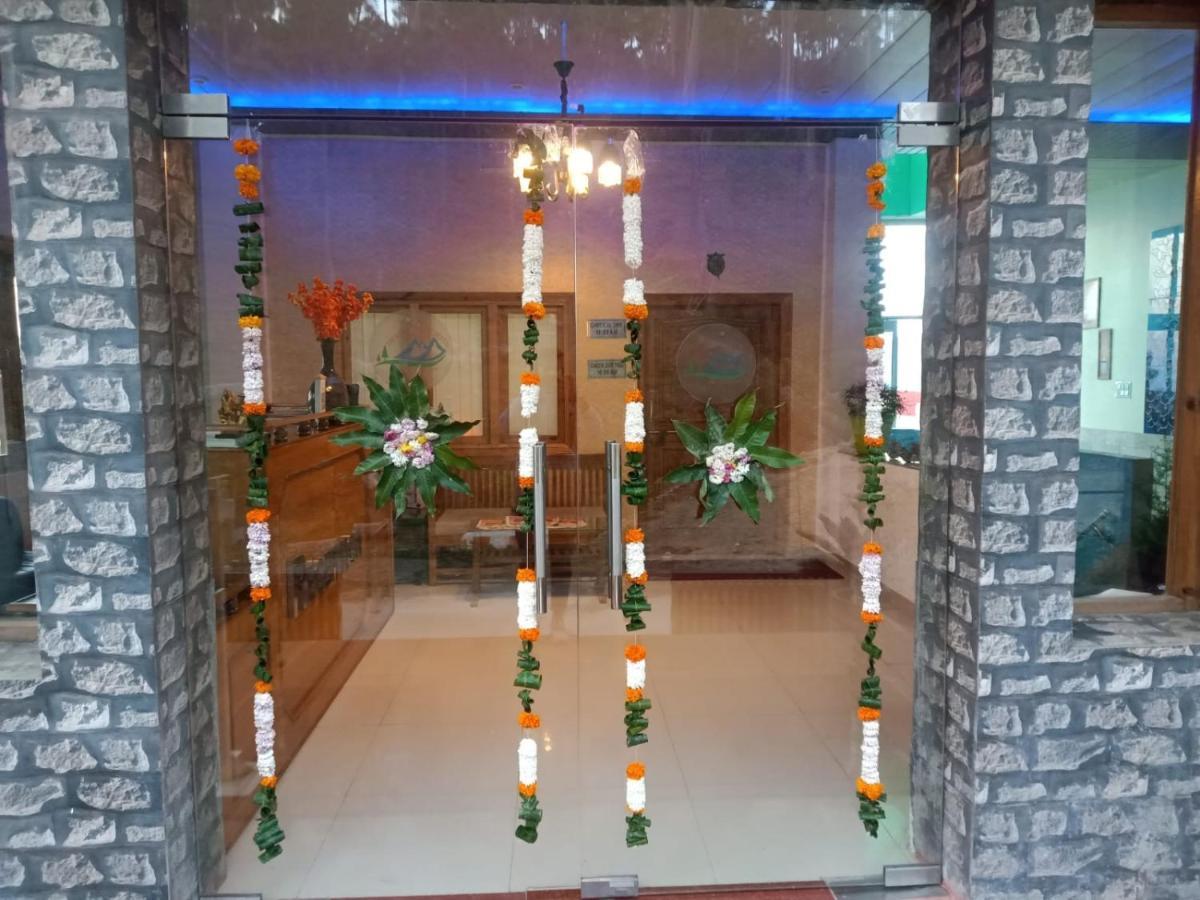 Отель The Ranikhet Continental Экстерьер фото
