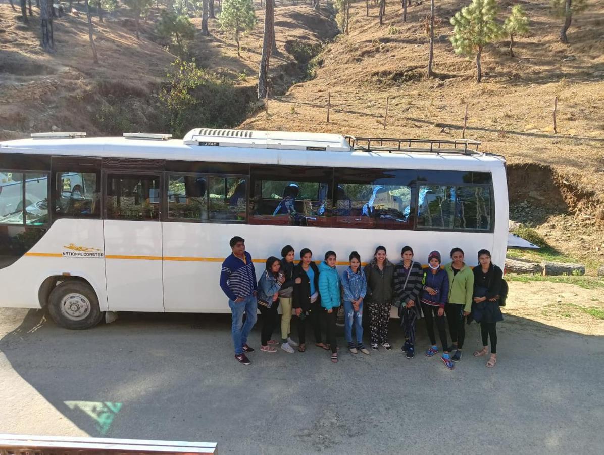 Отель The Ranikhet Continental Экстерьер фото