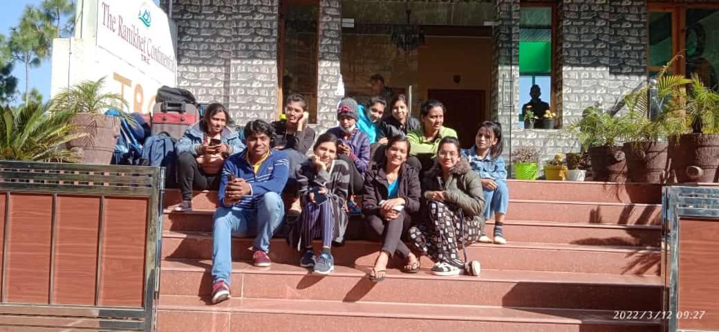 Отель The Ranikhet Continental Экстерьер фото