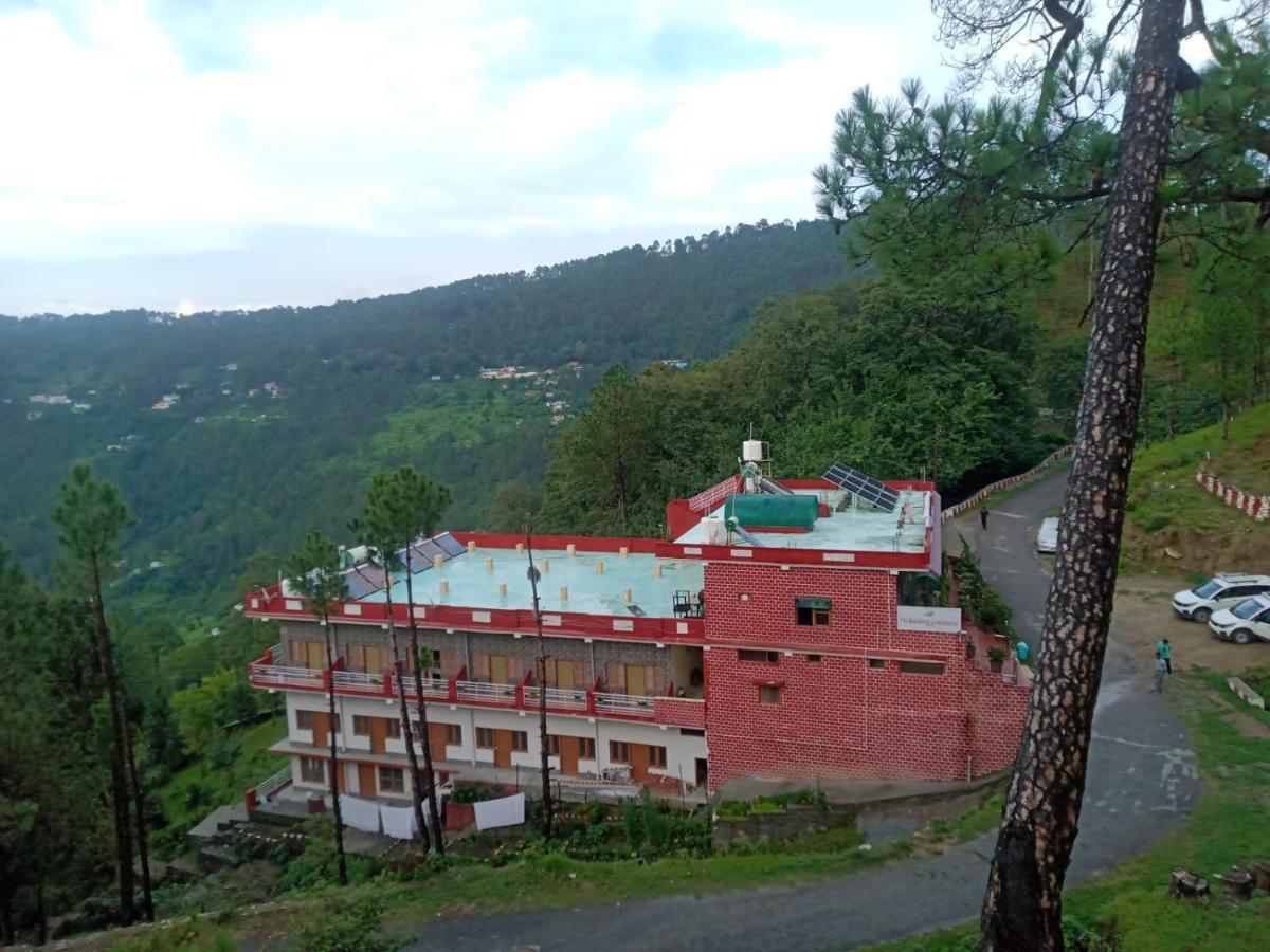 Отель The Ranikhet Continental Экстерьер фото