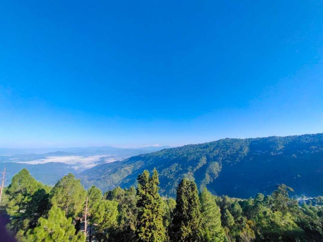 Отель The Ranikhet Continental Экстерьер фото