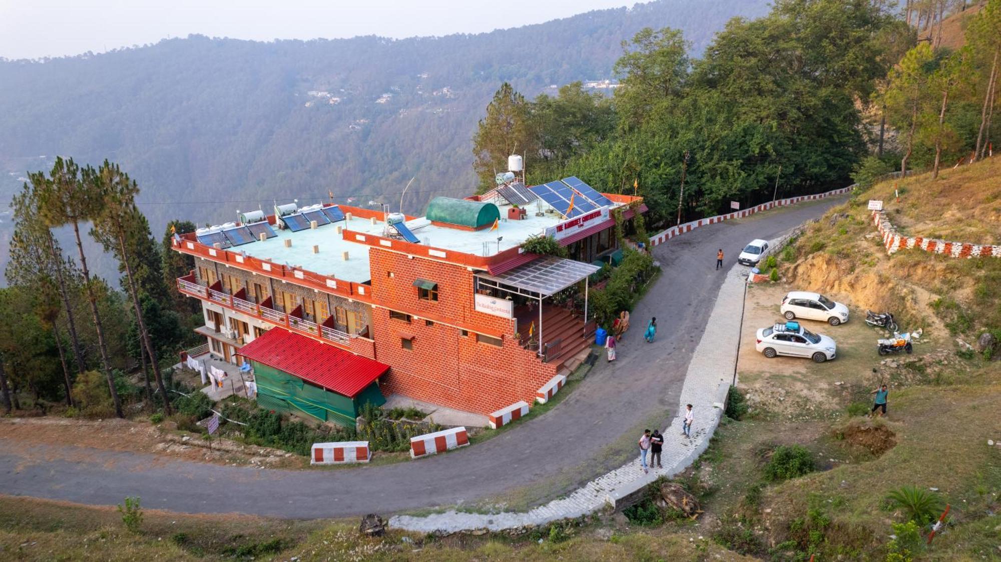 Отель The Ranikhet Continental Экстерьер фото